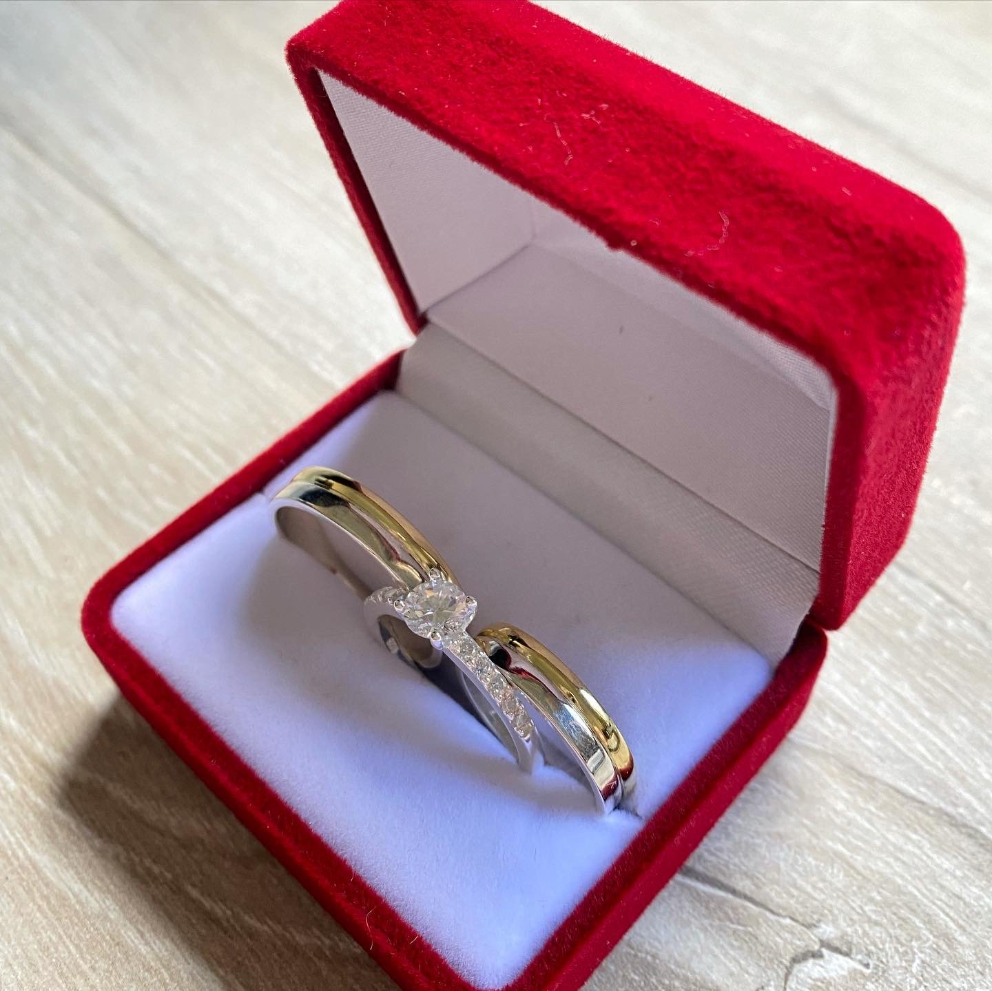 5B37B8C1-505D-479F-B2B7-4BA76D8D4CDA