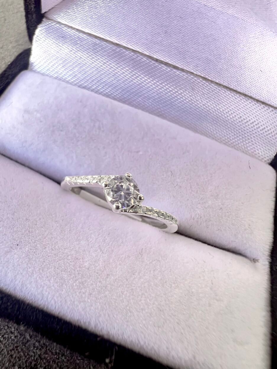 Cintillo Amelia micropave