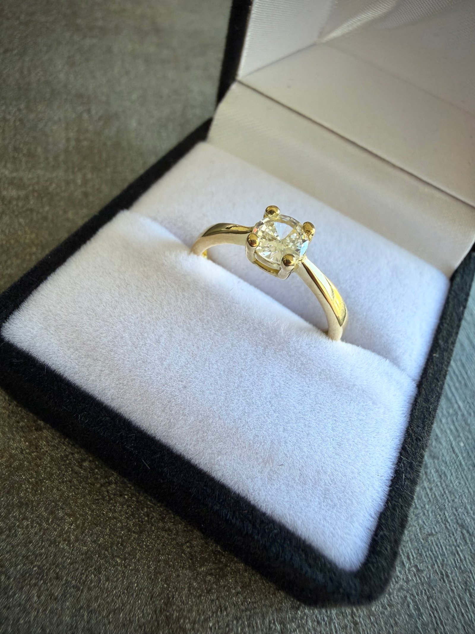Cintillo Anica Oro18k